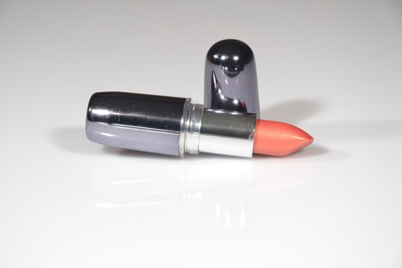 esthetique-MASSOINS-min_lipstick-273109